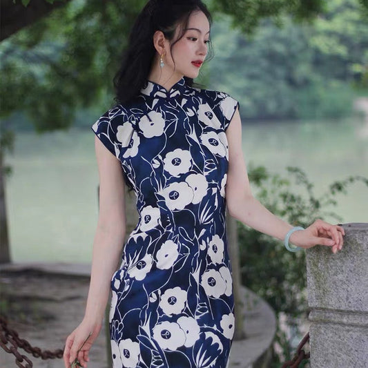 海派旗袍　白山茶